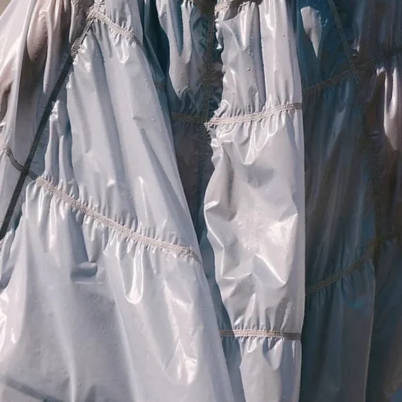 Gorgeous,Free People Rain Drop Portable Poncho NWOT color Titanium ❤️ - Picture 5 of 7